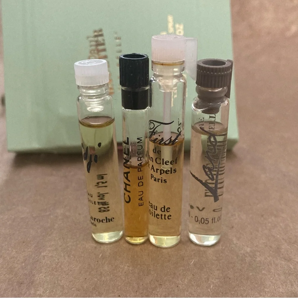14 pieces sample vials
